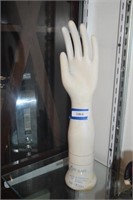 Vtg Porcelain Glove Mold