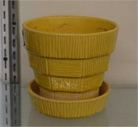 Vtg Yellow McCoy Planter, Made in the USA