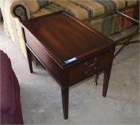 Vtg Mahogany End Table w/ Drawer