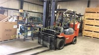 Toyota 8,550 lbs forklift