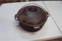 8 D cast iron Dutch oven