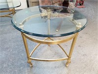 BEVELED GLASS TOP END TABLE W METAL BASE