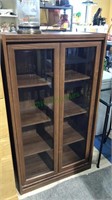 Four shelf display unit with two glass doors, 54