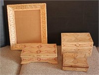 SELECTION OF CARVED WOOD ITEMS