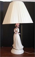 LADY STATUE LAMP