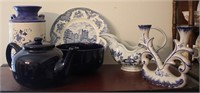 SELECTION OF BLUE & WHITE DÉCOR