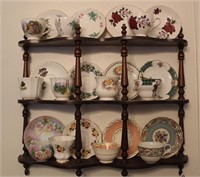 SELECTION OF TEACUPS AND SAUCERS