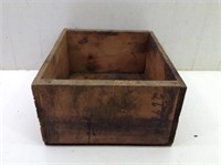 Vtg Wood Box  13 1/2 x 11 1/2 x 6 1/2