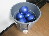 LOT, FITBALLS W/CONTAINER