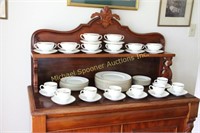 WEDGWOOD DINNER SERVICE FOR 8 - CALIFORNIA W4377