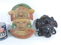 2 masques sud-américains en céramique