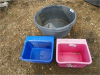 Three feed buckets
