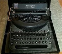 Remington noiseless typewriter in case