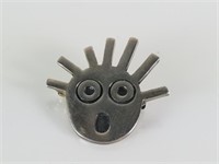 STERLING SILVER "SHOCKED MINION" BROOCH