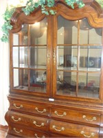China Hutch (Lighted)