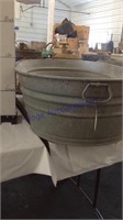 Oval galvanized wash tub
