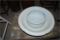 IRONSTONE WASH BOWL AND CHAMBER POT POT HANDLE IS