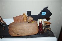 ASSORTED LOT OF HOME DÉCOR: CANDLE, CARVED WOODEN