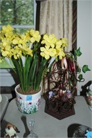 ARTIFICIAL NARCISUS IN PLANTER AND ARTIFICIAL