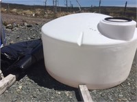 550 GALLON WATER TANKS