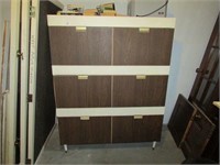 3 PIECE RETRO CABINET WITH DRAWERS