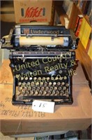 Underwood Typewriter w/Soft Cover