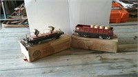 Two pre-war vintage Lionel train cars with