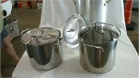 Two soup kettles and turkey fryer