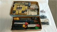 HO train engines and miscellaneous train