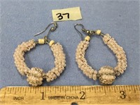 Pair of pink beaded dangle earrings  (a 7)