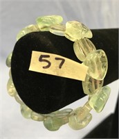 Light green quartz stretch bracelet   (a 7)