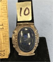 Silver ring with large lapis stone   (k 15)