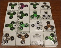 Lot of 100 Spinners - Wholesale lot !!