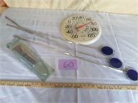 Thermometer, Stakes, gauge