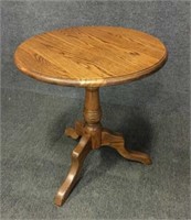 Round Oak Lamp Table