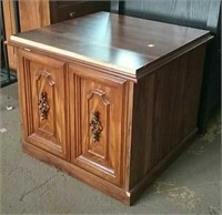 End table 24x24x22H