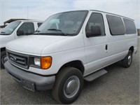 2005 Ford E-350 Van