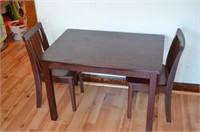 Small child's table and 2 chairs