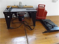 CRAFTSMAN 11/2 HP ROUTER W/ TABLE