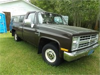 1985 CHEVY C-10 PICK-UP TRUCK W/ BOX TOPPER