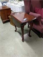 Cherry Drop Side End Table With Queen Anne Legs