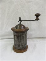 ANTIQUE PRIMITVE COFFEE GRINDER "MARCA B * I