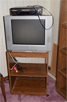 Lot-Sanyo 19" TV, 3 Chairs, TV Stand(21Wx14Dx28H),