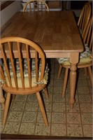 Pine Table w/4 Chairs/cushions-36"x60"(Good Cond)