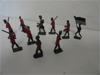 TOYS - VINTAGE LEAD SOLDIERS RED COATS LOT OF 10