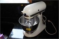 KITCHEN AID STAND MIXER WITH STAINLESS STEEL