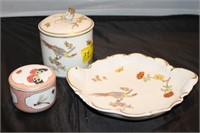 2 CERAMIC DRESSER BOXES AND 1 DRESSER TRAY