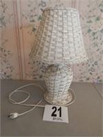 WICKER 18" LAMP