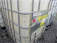2) 330 Gallon Poly Tank in Transport Carrier