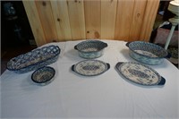 TEMP-TATIONS 2 CASEROLE DISHES W/ COVERS/BASES,